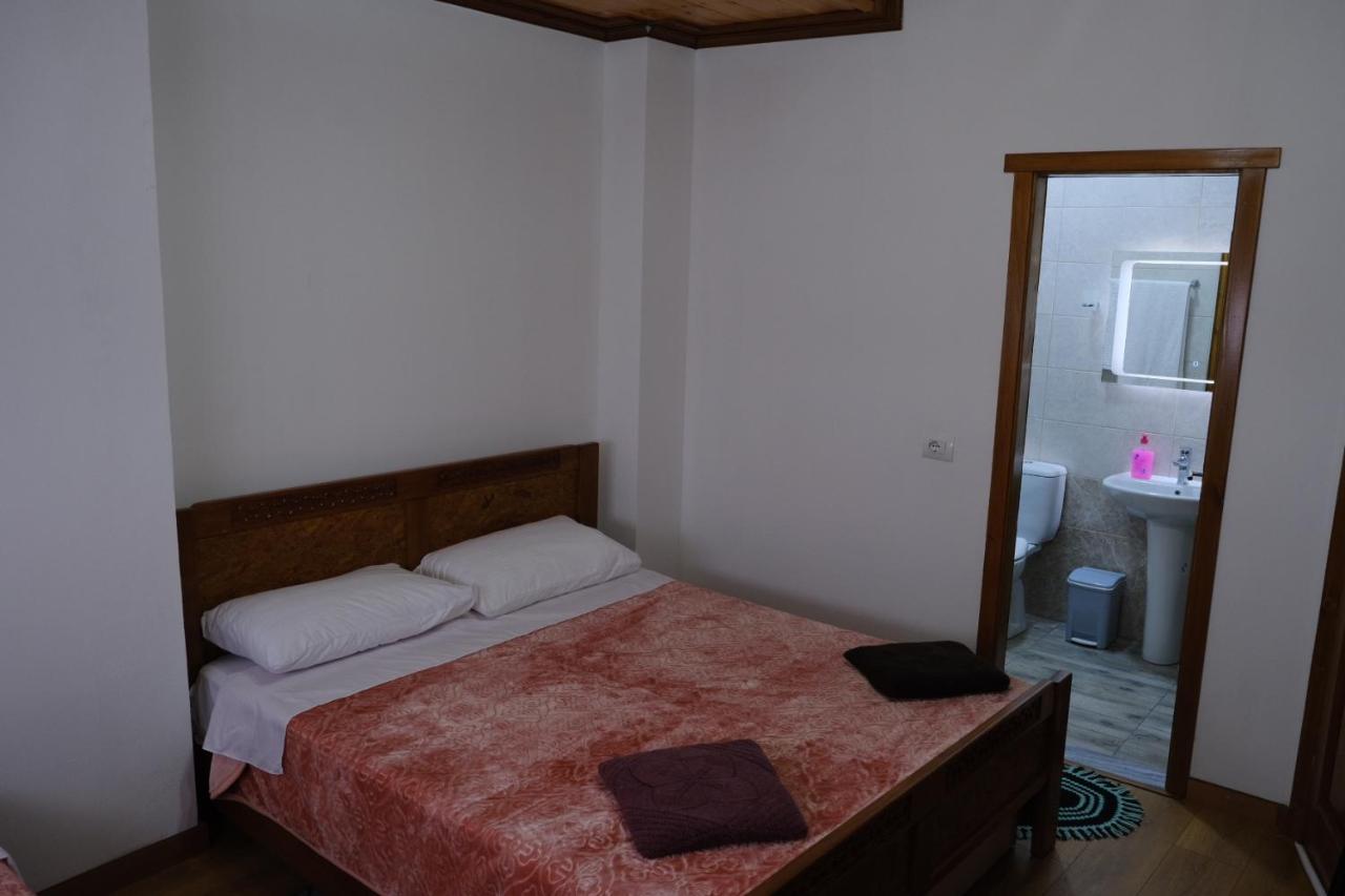 As E Vogel, As E Madhe Hotel Erseke Eksteriør billede